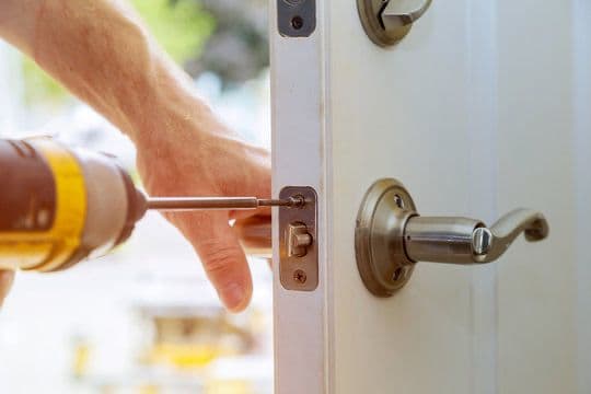Professional door lock repair and installation