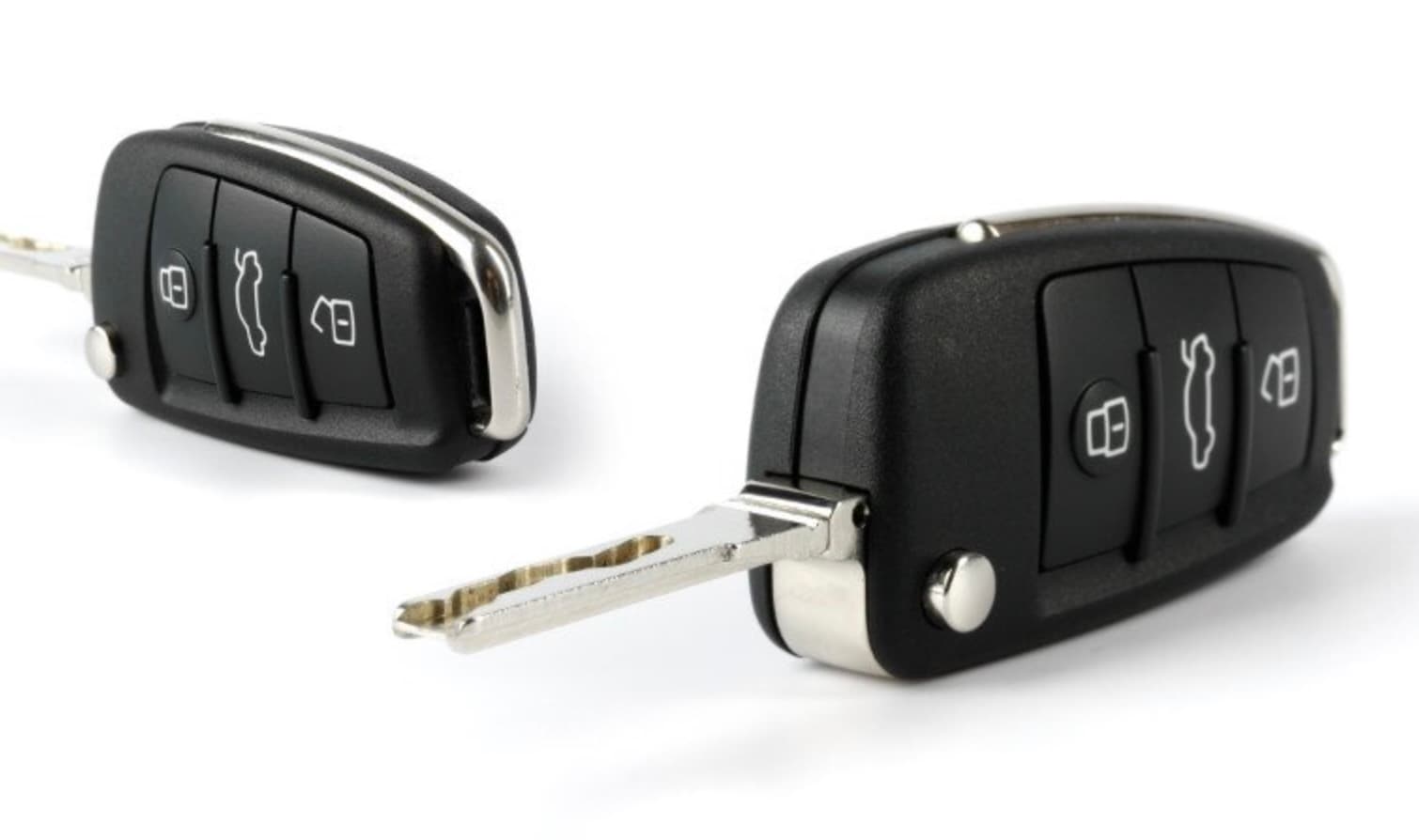 Cutting and programming a car key on-site